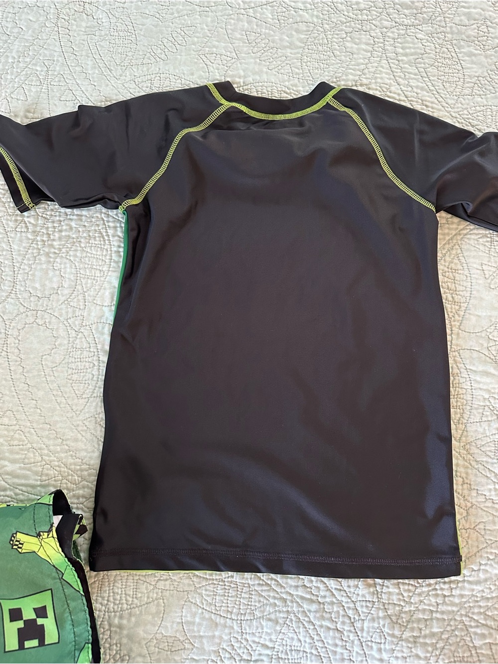 Minecraft Creeper Boys Swim Set with Trunks and Rash Guard Size Medium - Picture 8 of 9